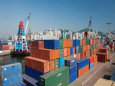 海运疯涨 出口贸易回升集装箱短缺